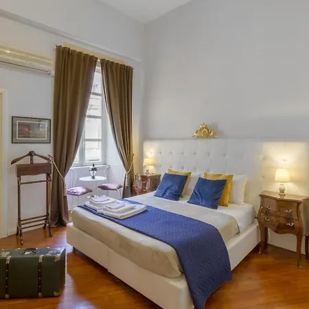 Alojamento de Acomodação e Pequeno-almoço Realpartenope 284