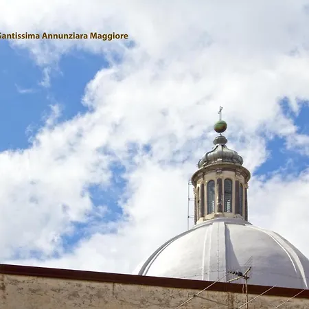 Alojamento de Acomodação e Pequeno-almoço Realpartenope 284