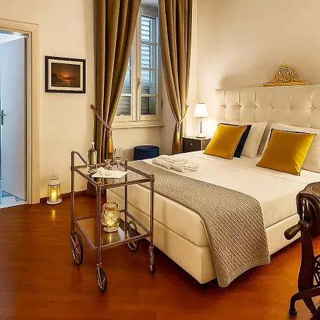 Realpartenope 284 Nocleg ze śniadaniem Neapol